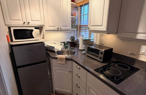 Provincetown Condo | CENTER OF TOWN: 1 Bedroom, 1 Bath, WiFi, King-size Tempur-Pedic