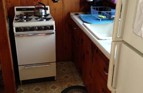 Dennis Port Cottage | Central air, dog friendly walk to beach in this 2 bedroom family cottage