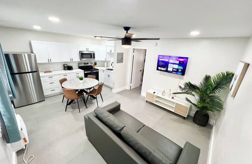 Lake Ridge Apartment | Central, Cute & Cosy 1Br 1Bath Apt in Lake Ridge