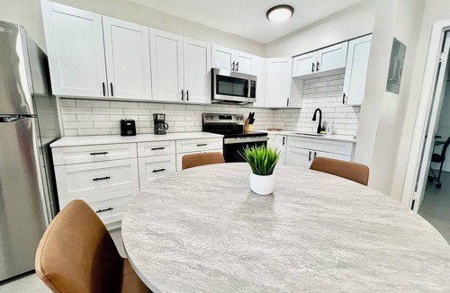 Lake Ridge Apartment | Central, Cute & Cosy 1Br 1Bath Apt in Lake Ridge