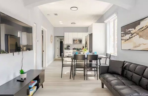 Allapattah House | central Miami home near Wynwood,Downtown,Midtown,Design District, little havana