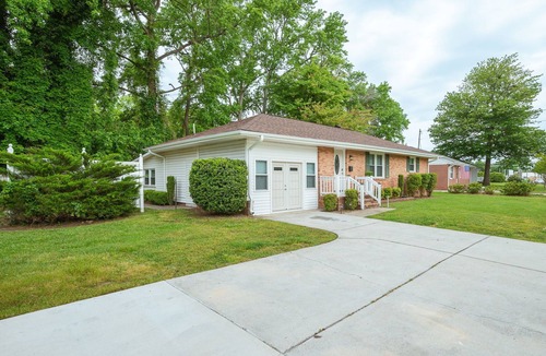 Newport News House | Central Peninsula 4 Bedroom, 3 Bathroom home