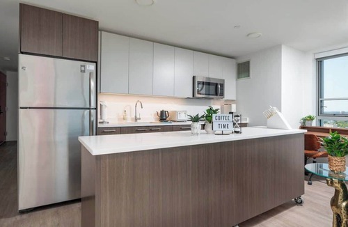 Central Square Apartment | Central Square 3BR Condo with Downtown View, Gym and Parking! 8 Sleeps