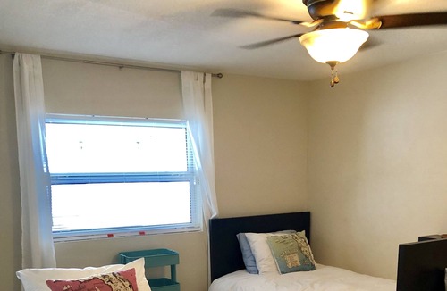 Croissant Park House | Centrally located ft Lauderdale home