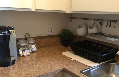 Croissant Park Apartment | Centrally located between downtown Fort Lauderdale, Airport and the Beach
