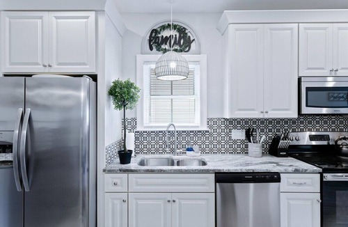 Downtown Apartment | Centrally located downtown 1/1, perfect for traveling workers