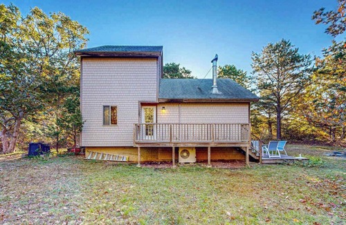 Edgartown House | Centrally located Island getaway with bike path access, patio, W/D, & games