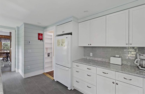 Wellfleet House | Centrally Located Wellfleet 5 Bedroom