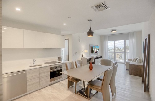 Hollywood Hotel | CH Luxury Condos & Studios On The Beach