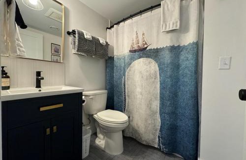 Somers Apartment | Charming 1 bedbath Suite in waterfront Cottage
