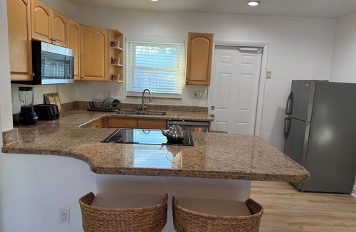 Imperial Point Apartment | Charming 1-bedroom apartment in Fort Lauderdale with WiFi. Close to the beach,