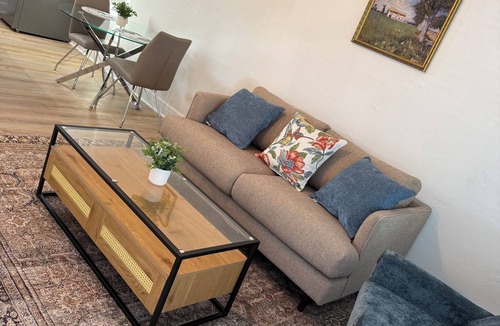 Imperial Point Apartment | Charming 1-bedroom apartment in Fort Lauderdale with WiFi. Close to the beach,