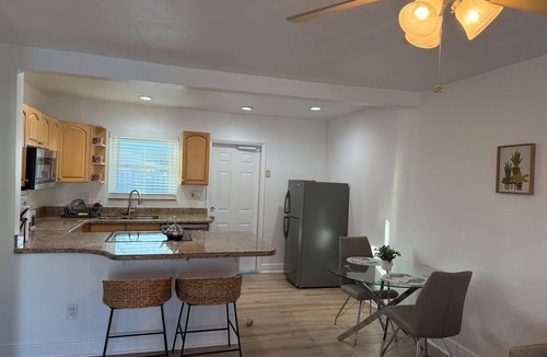 Imperial Point Apartment | Charming 1-bedroom apartment in Fort Lauderdale with WiFi. Close to the beach,