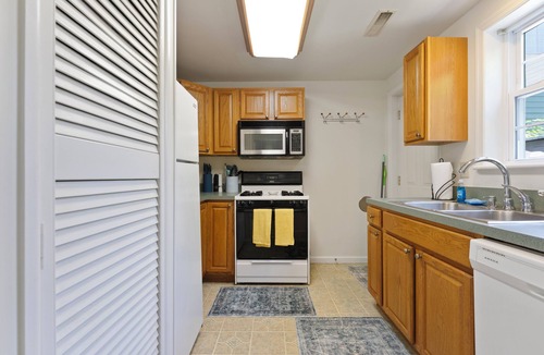 Old Town Fredericksburg Apartment | Charming 1-bedroom apartment with WiFi and AC in Fredericksburg