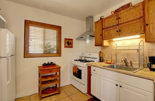 Eastside Apartment | Charming 1-Bedroom Studio Near the Beach Santa Barbara Getaway