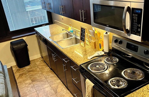 Downtown Pittsburgh Apartment | Charming 1-bedroom apartment in delightful Pittsburgh with WiFi, fitness room