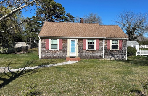 Dennis Port Cottage | Charming 1-bedroom cottage in Dennis, central to everything!