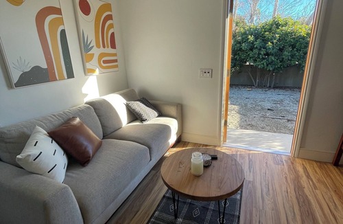 Palms Apartment | Charming 1-bedroom apartment in a quiet neighborhood in Los Angeles.