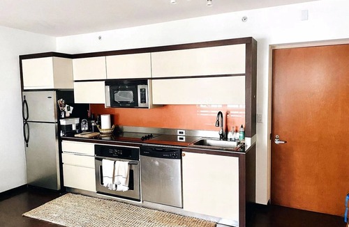 City Center Apartment | Charming 1-bedroom apartment in lovely Miami Beach with fitness room, AC