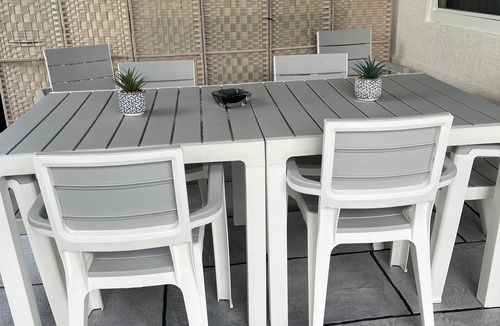 Tamarac House | Charming 1-bedroom with private entrance Tamarac.