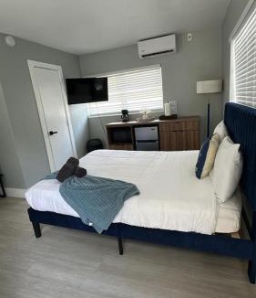 North Beach Apartment | Charming 1BR Escape Near Hollywood & Dania