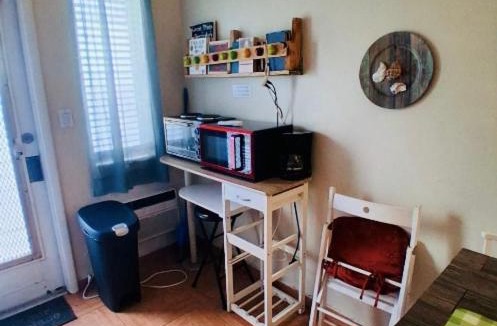 Downtown Hollywood Apartment | Charming 1BR Hollywood Studio with Garden and BBQ