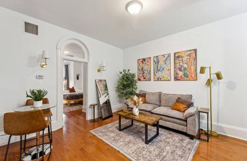 Center City West Apartment | Charming 1BR in Center City that Sleeps 4 with Fast WiFi