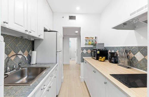 Victoria Park Apartment | Charming 1BR Retreat in Victoria Park Near Beach