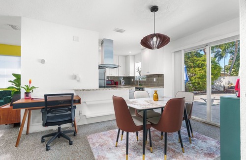 Middle River Terrace House | Charming 2-bedrm house with amazing pool, WiFi, AC in delightful Fort Lauderdale