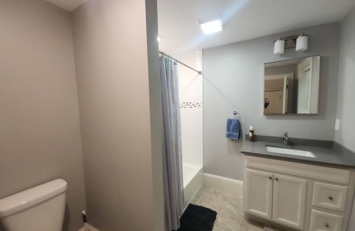 Harbor View - Orient Heights Condo | Charming 2-bedroom condo minutes from airport Boston with WiFi, AC, and laundry