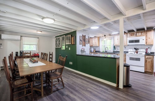 Madison Cottage | Charming 2-bedroom cottage in lovely Madison with WiFi, AC