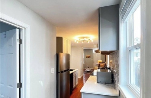 Church Hill House | Charming 2-bedroom house in lovely Richmond with WiFi, AC.