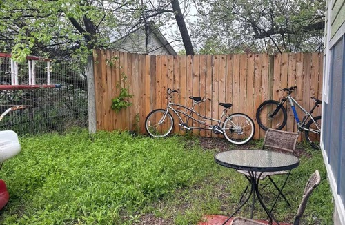 Somers House | Charming 2-bedroom house in beautiful Somers with AC