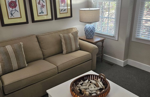 Lackey House | Charming 2-bedroom townhome with AC, WiFi in enjoyable Williamsburg