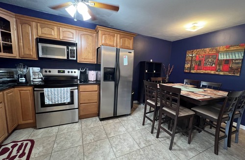 Highland Garden Villa | Charming 2-bedroom villa with WiFi and AC in cool Hollywood