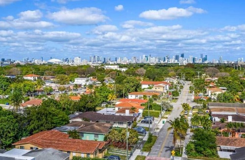 West Little Havana Apartment | Charming 2 bedrooms in the heart of Coral Gables