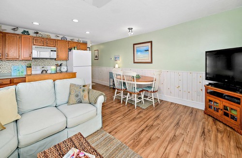 Ocean City Condo | Charming 2BR 2BA Direct Bayfront Unit. Enjoy the Best Fishing & Sunsets here.