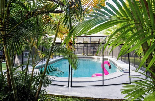 Poinciana Park House | Charming 3-bedroom house with a pool close to the Beach 🏝️and the Airport ✈️