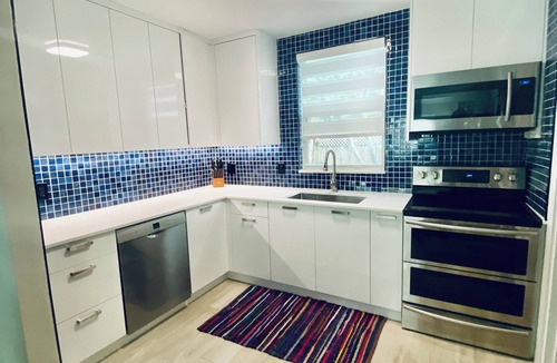 Victoria Park House | Charming 3-bedroom house short walk to Las Olas hot spots and 2 miles from beach