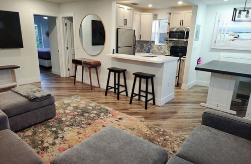Southwest Coconut Grove House | Charming 3-bedroom house with WiFi, AC in lovely Coconut Grove