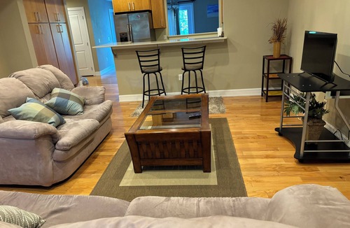 State College House | Charming 3-bedroom townhome in fabulous State College with WiFi, AC