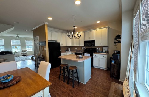 Long Neck House | Charming 3-bedroom 3.5 bath townhome w/seasonal pool