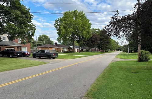 Canton Apartment | Charming 3-bedroom apartment with AC and back deck in Canton