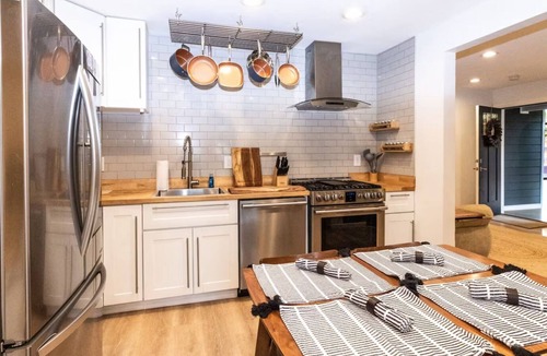 Lower Township House | Charming 3-bedroom house in Cul de sac surrounded by forest