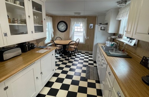 Onset House | Charming 3-bedroom house in wonderful Onset with WiFi, AC