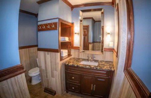 Albany House | Charming 3-bedroom house near Empire State Plaza