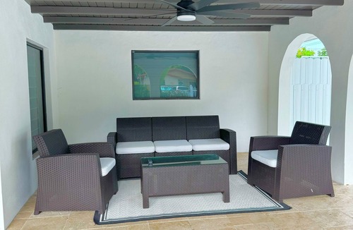 Coral Terrace House | Charming 3-bedroom house in marvelous Miami with AC, WiFi