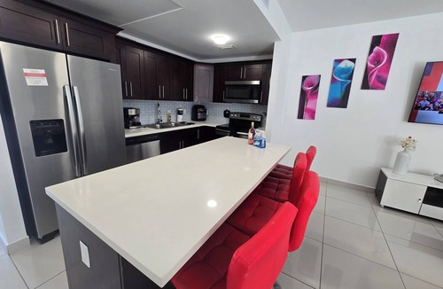 Princeton House | Charming 3-bedroom Modern House in Homestead Gateway from Orlando, Miami & Keys