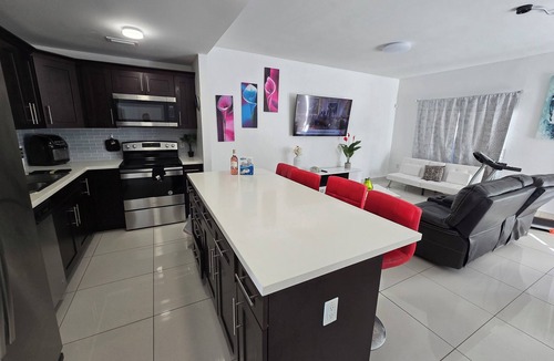 Princeton House | Charming 3-bedroom Modern House in Homestead Gateway from Orlando, Miami & Keys