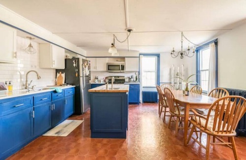 Hollowville House | Charming 3-bedroom farmhouse in Hollowville with hot tub